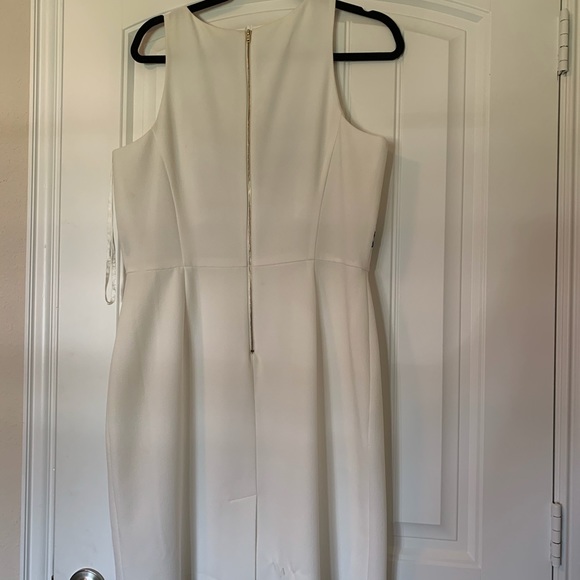 White dress - Picture 3 of 3